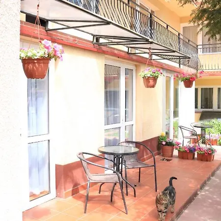 לינה וארוחת בוקר Posejdon