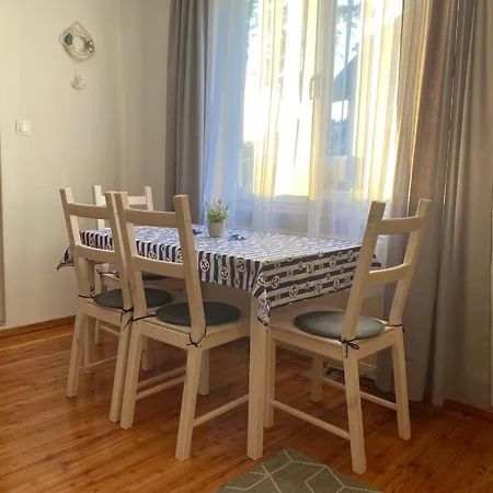 Posejdon לינה וארוחת בוקר פוביירובו