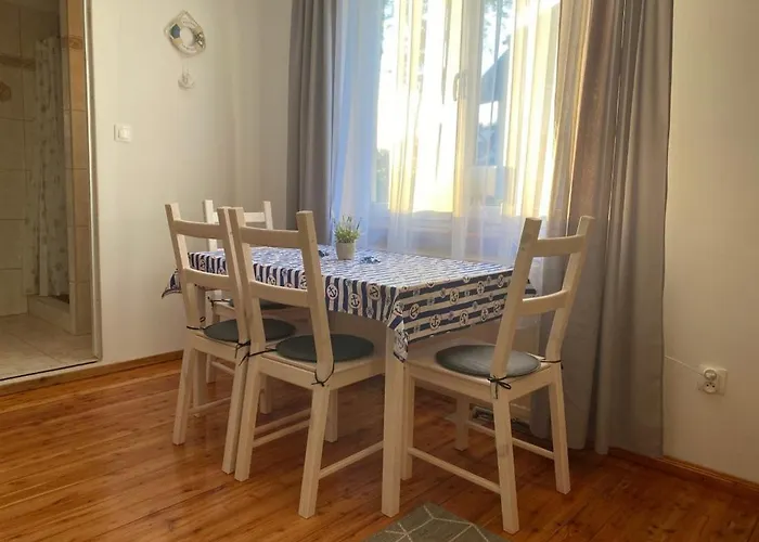 Posejdon לינה וארוחת בוקר פוביירובו